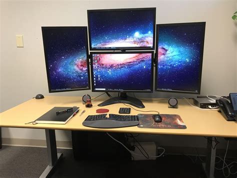 Can you have 4 monitors on Windows?